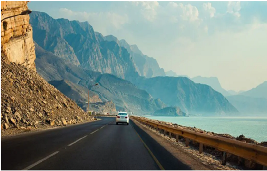 Driving Etiquette and Road Safety Tips in Oman